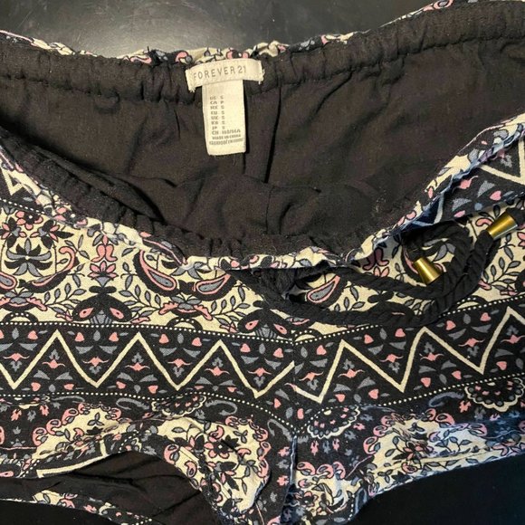 Forever 21 shorts - Picture 3 of 3